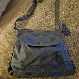 Coach Sky Blue Messenger Crossbody Shoulder Bag with Floral Daisy Coach Charm